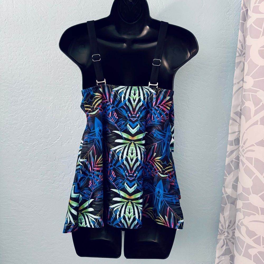 Tropical Leaf Print Ruffle Swimsuit - Picture 7 of 11